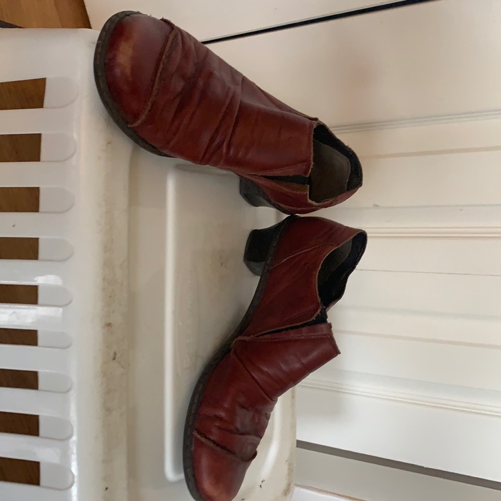 Reiker, All red leather